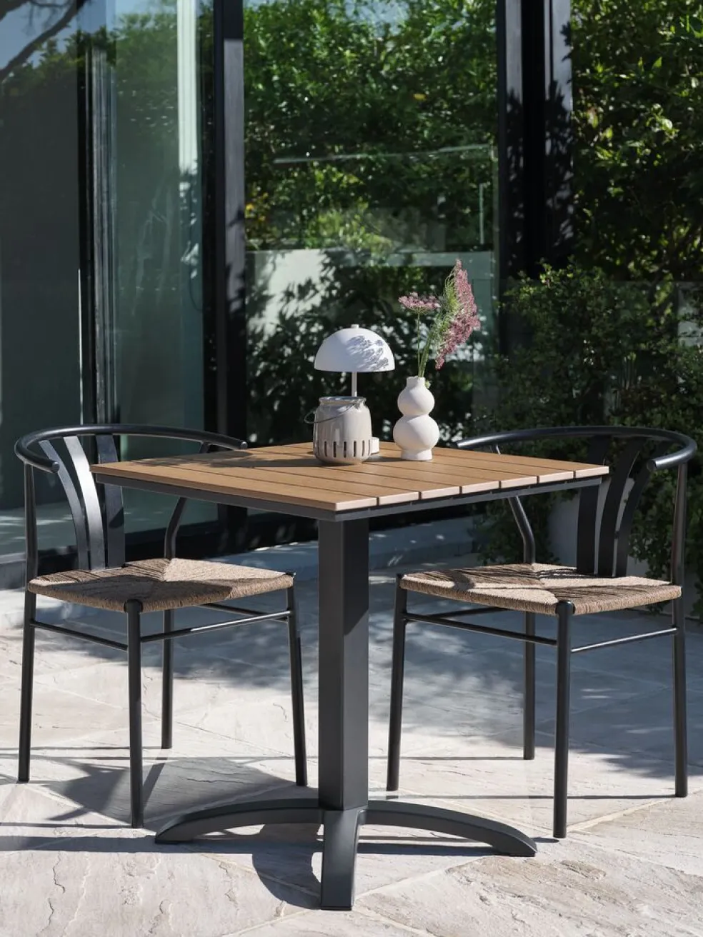 HOBRO + TAGMARKMesa HOBRO L70 natural + 2 sillas TAGMARK negro