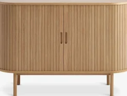 LYNGVIGAparador LYNGVIG 120cm 2 puertas persiana roble natural