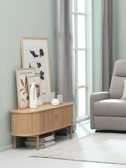 LYNGVIGMueble TV LYNGVIG 120cm 2 puertas persiana roble natural
