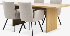MUNKEBY + GJESINGMesa MUNKEBY L220 roble cálido + 4 GJESING beis/negro