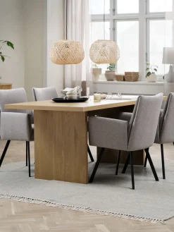 MUNKEBY + GJESINGMesa MUNKEBY L180 roble cálido + 4 GJESING beis/negro