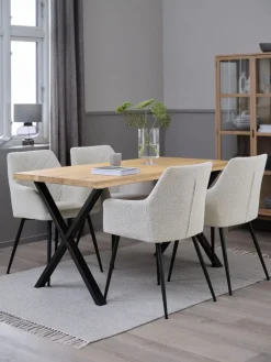 ROSLEV + PURHUSMesa ROSLEV L140 roble natural + 4 PURHUS blanco crudo/negro