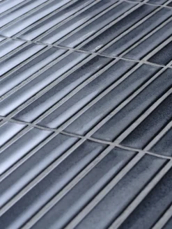 STENUNGSUND + STRANDBYMesa STENUNGSUND L60 + 2 sillas STRANDBY gris